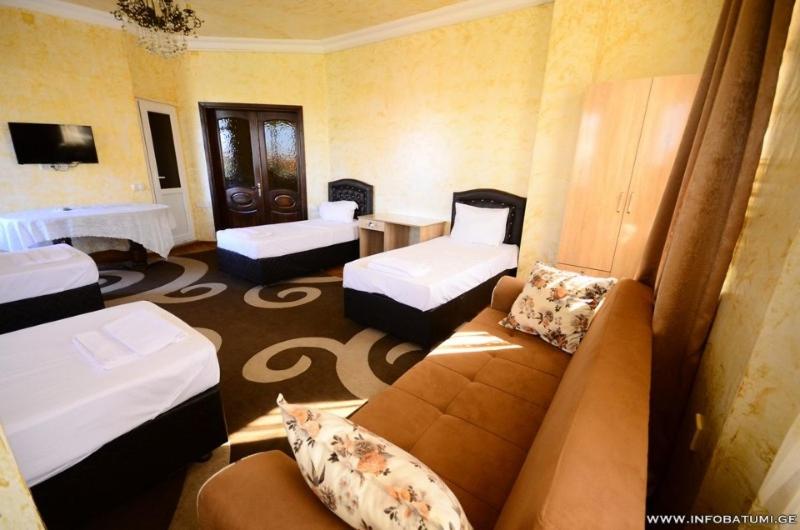 Hotel Golden House room 5